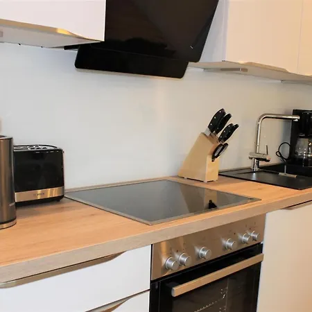 Kleine Krabbe, Am Alten Deich 4-6 10 *